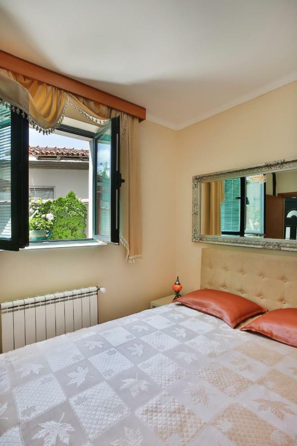 Apartments Holiday Lux Sutomore Exterior photo