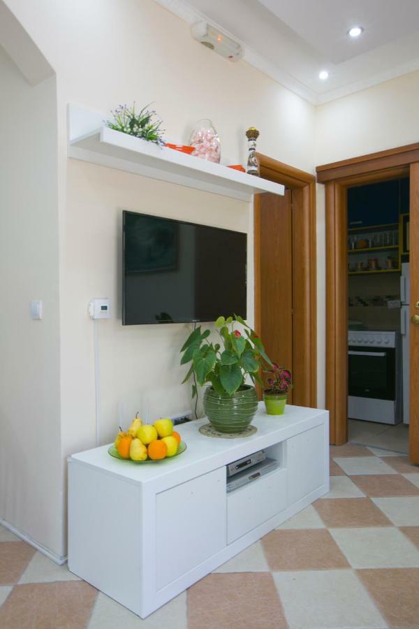 Apartments Holiday Lux Sutomore Exterior photo