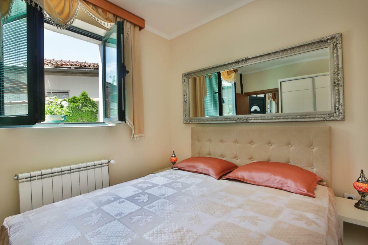 Apartments Holiday Lux Sutomore Exterior photo